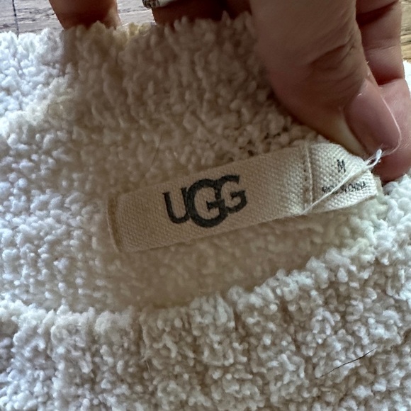 UGG Textured Cream Crew Neck Sweater - Picture 2 of 2